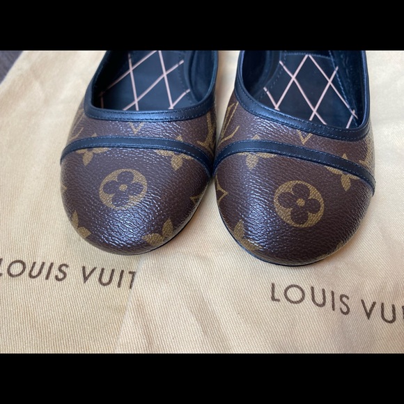 Authentic Louis Vuitton Monogram Flats - Picture 5 of 5
